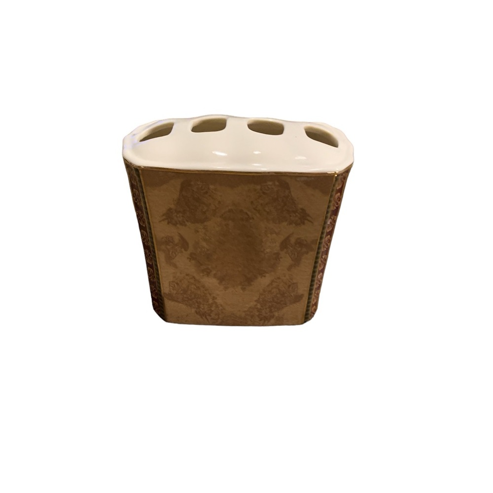 Price Drop ⭐️Croscill Townhouse Toothbrush Holder⭐️